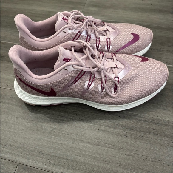 Nike Quest Women’s Running Shoes Purple Size 10 - Picture 1 of 6